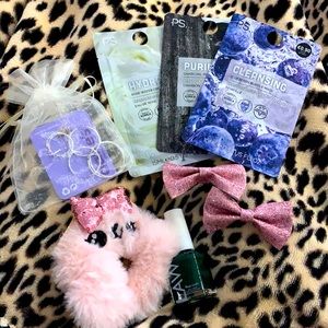 Little FREE gift set with 5+bundle piece!